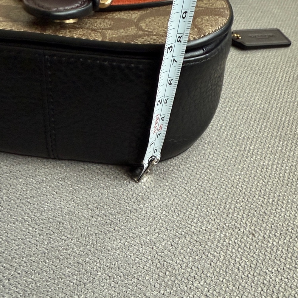Coach. Kleo bag Signature Canvas Suede - Picture 8 of 14